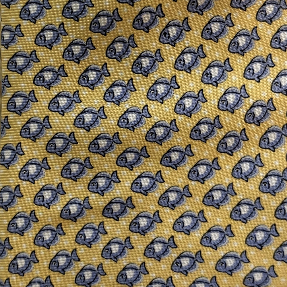 TH | Tommy Hilfiger 100% Silk Fish Neck Tie - Picture 4 of 10